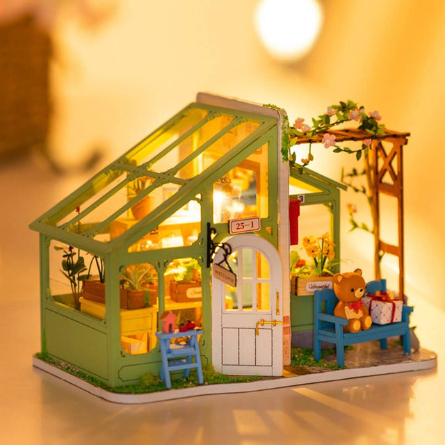 Hands Craft Model Tiny House