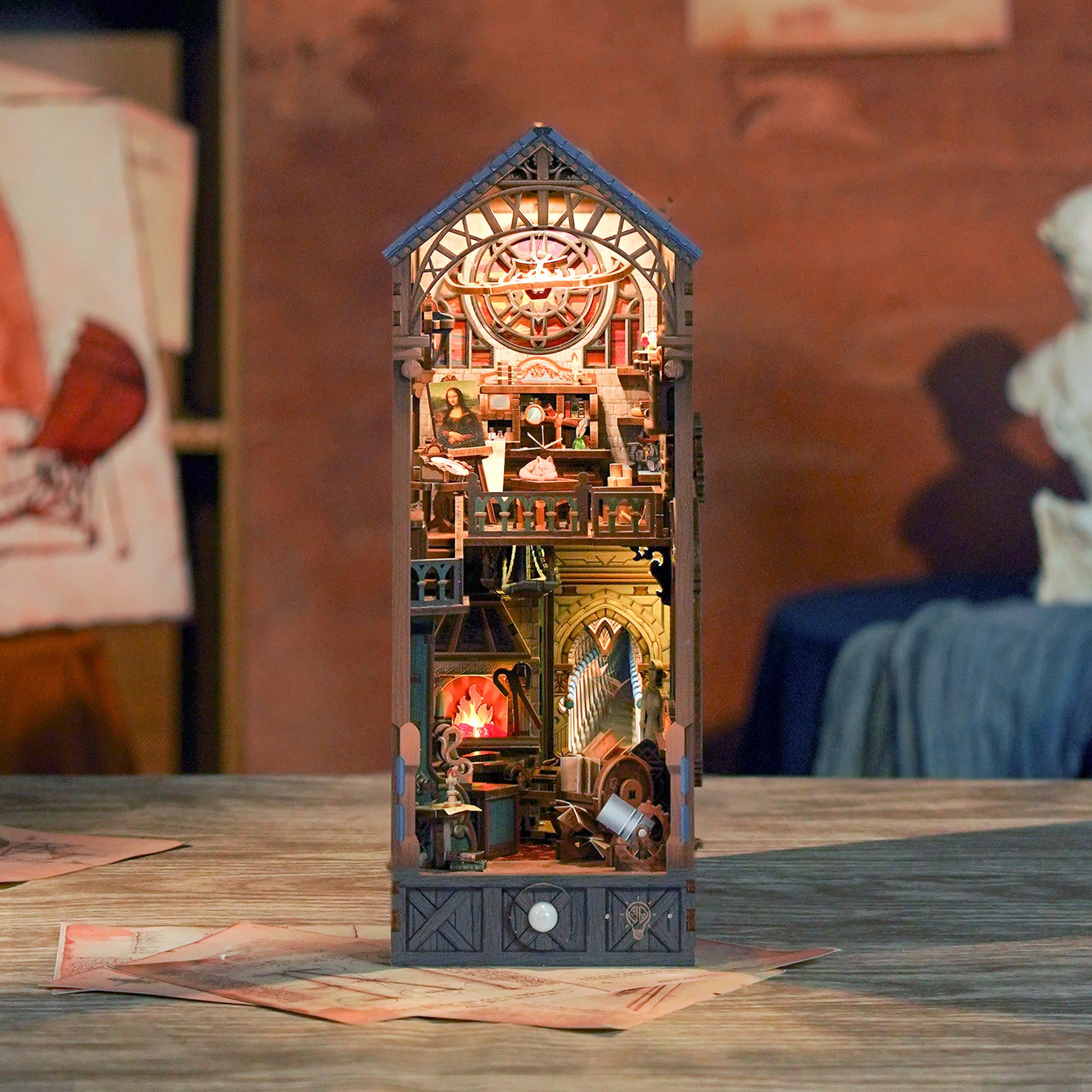Hands Craft DIY Miniature Book Nook Kit | Leonardo da Vinci