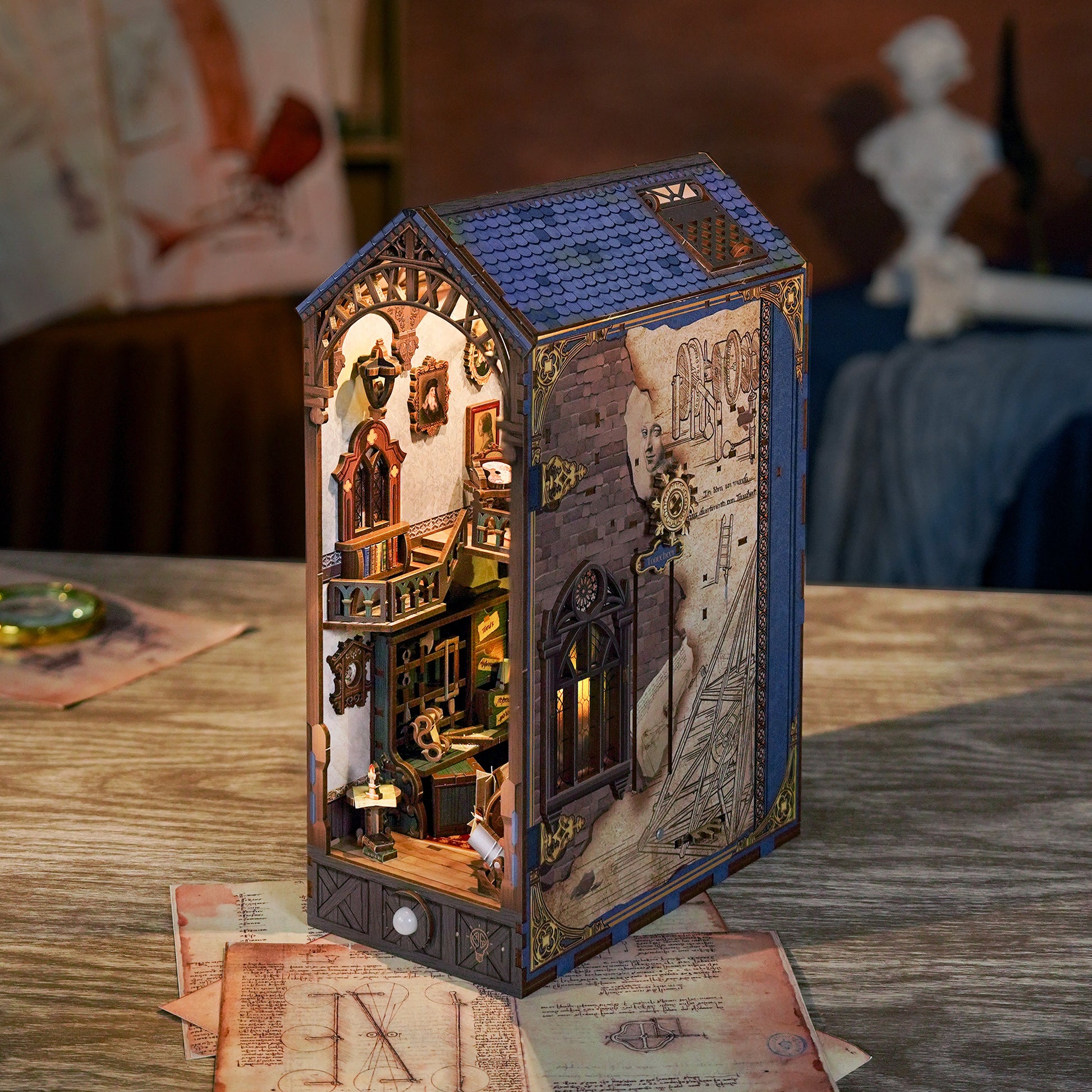 Hands Craft DIY Miniature Book Nook Kit | Leonardo da Vinci