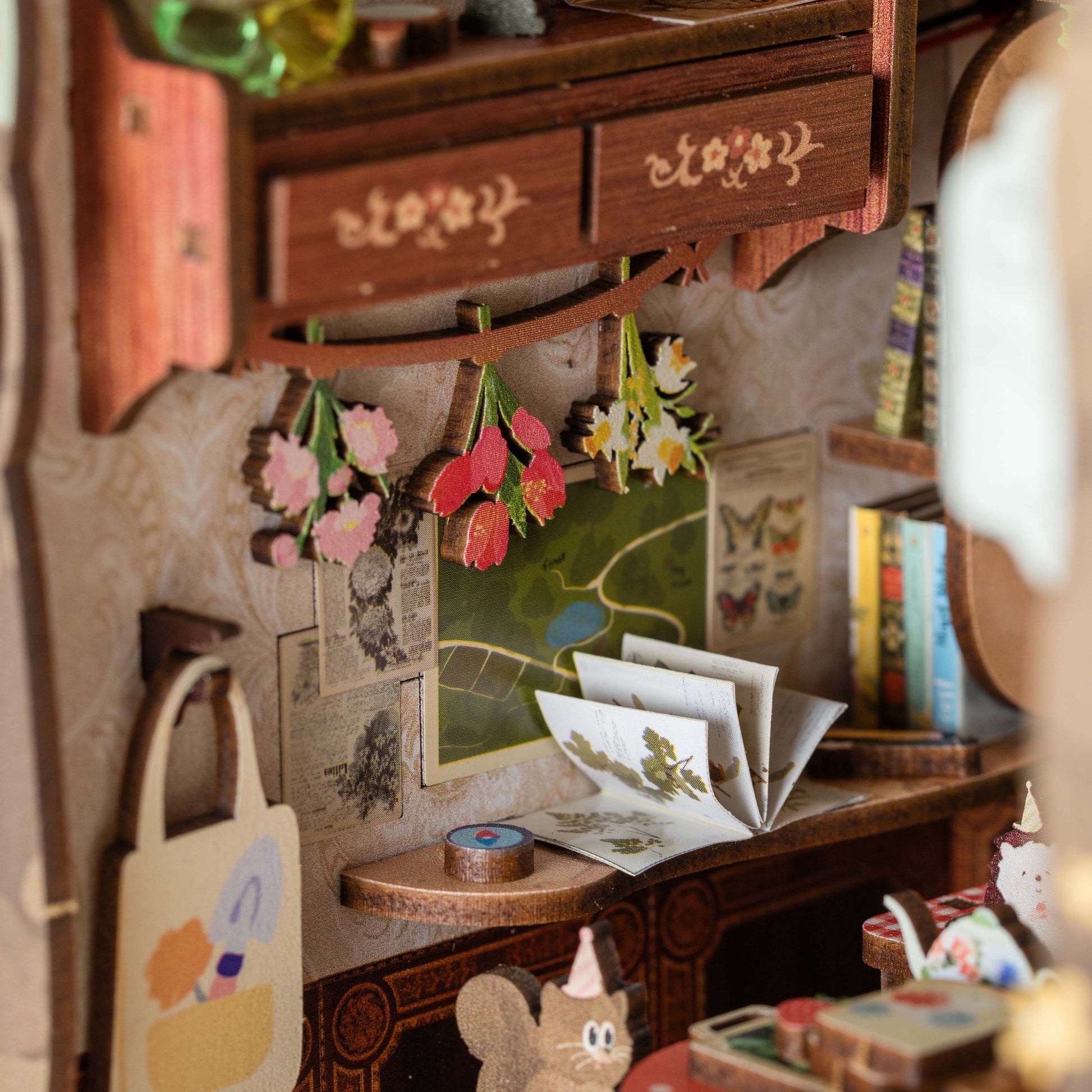Hands Craft DIY Miniature Kit Book Nook | Mole's Apartment w/ Dust Cover