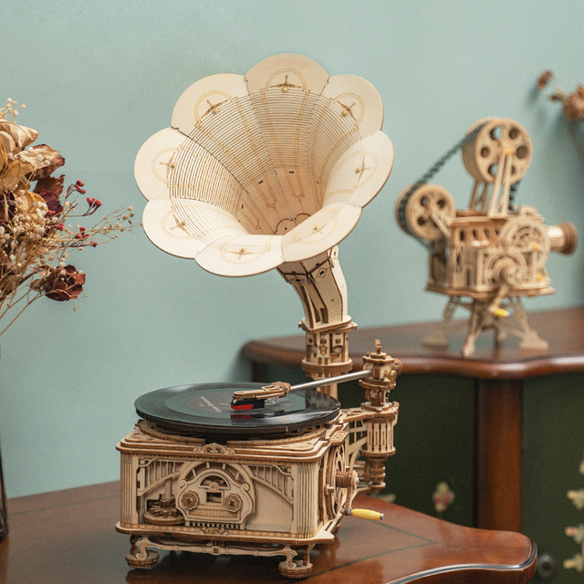 DIY Crank Classic Gramophone