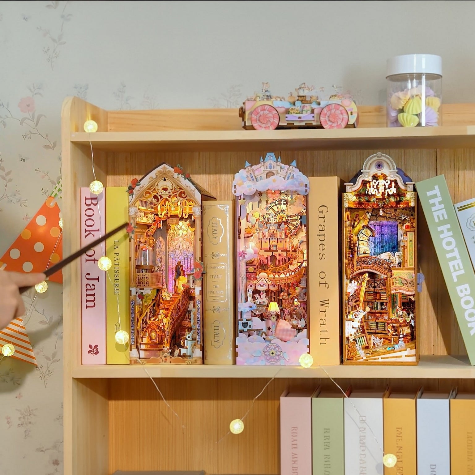 Hands Craft DIY Miniature Book Nook Kit | Cyber City w/ Dust Cover